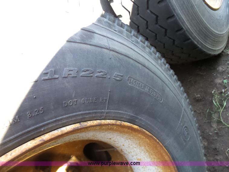 image for item L5803 1990 Fruehauf PBA-F2B-48W soft-side cargo trailer