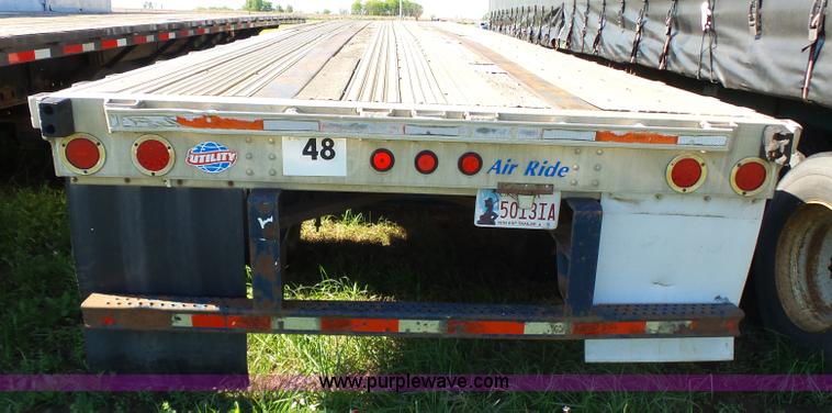 image for item L5804 1999 Utility FS2CHA flatbed trailer