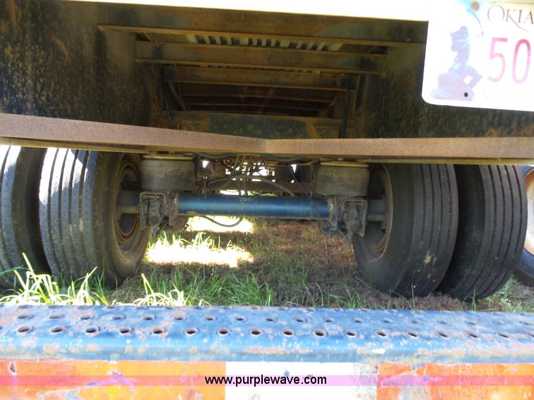 image for item L5804 1999 Utility FS2CHA flatbed trailer