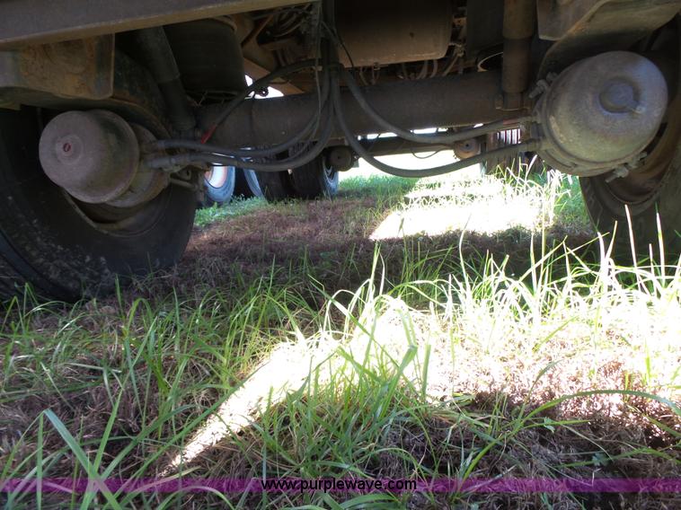 image for item L5804 1999 Utility FS2CHA flatbed trailer