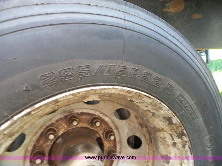 image for item L5804 1999 Utility FS2CHA flatbed trailer