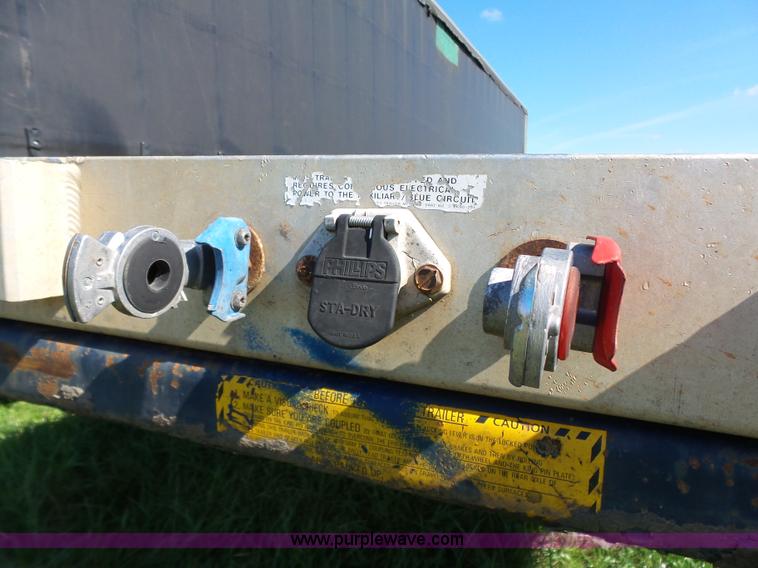 image for item L5804 1999 Utility FS2CHA flatbed trailer