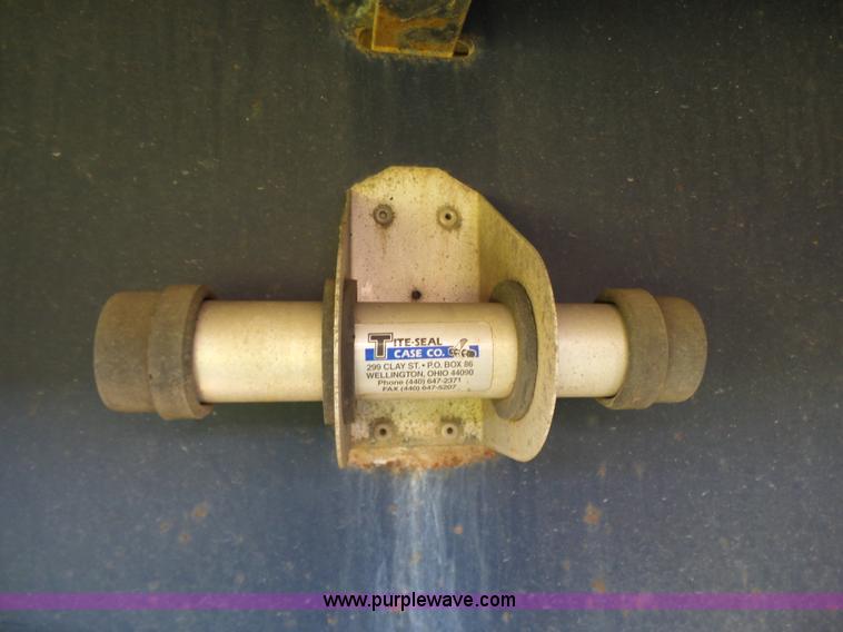 image for item L5804 1999 Utility FS2CHA flatbed trailer