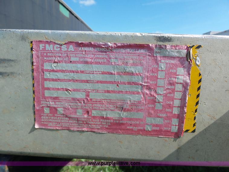 image for item L5804 1999 Utility FS2CHA flatbed trailer