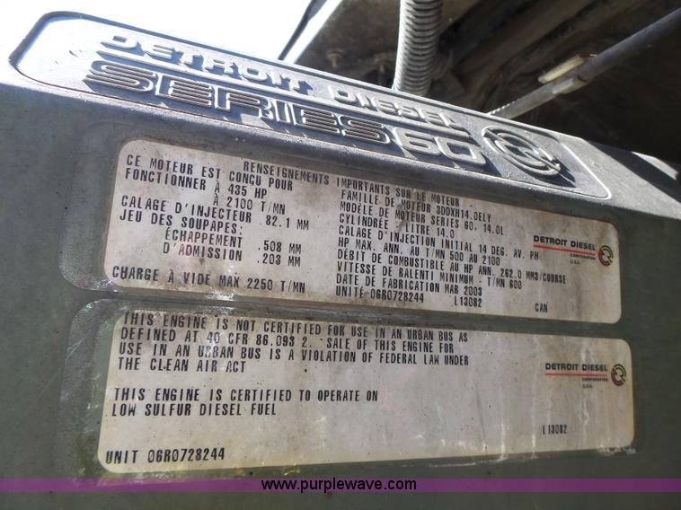 image for item L6017 2004 Freightliner Columbia semi truck