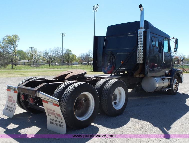 image for item L6321 1995 Volvo WIA semi truck