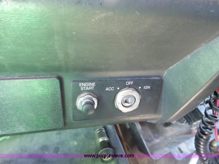 image for item L6321 1995 Volvo WIA semi truck