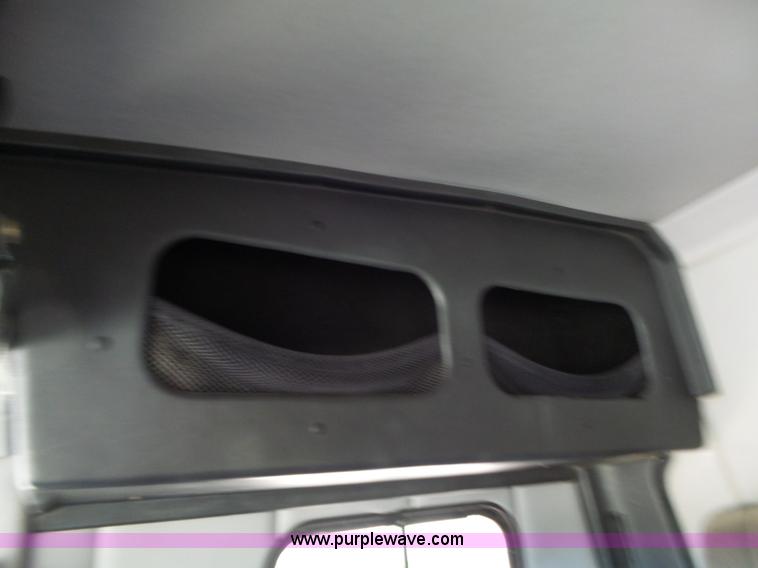 image for item L6321 1995 Volvo WIA semi truck