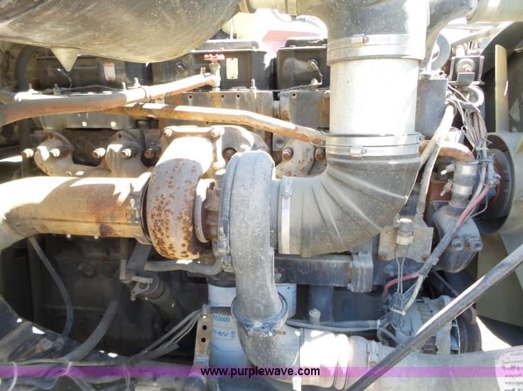 image for item L6321 1995 Volvo WIA semi truck