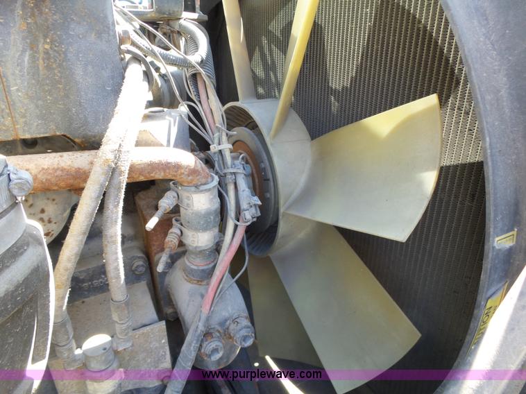 image for item L6321 1995 Volvo WIA semi truck