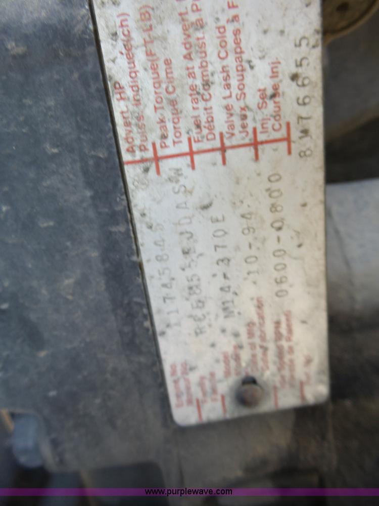 image for item L6321 1995 Volvo WIA semi truck