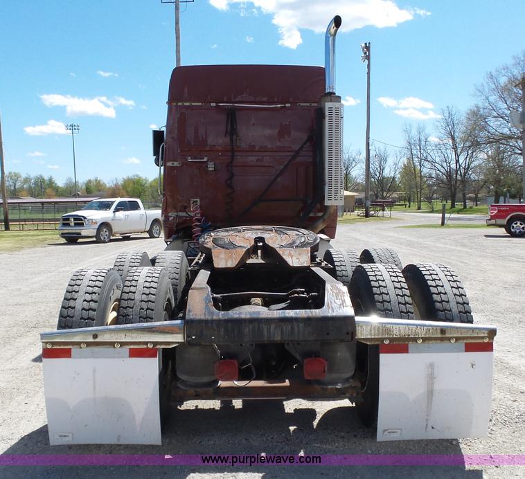 image for item L6322 1993 Volvo WIAM semi truck