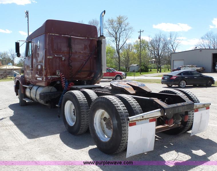 image for item L6322 1993 Volvo WIAM semi truck