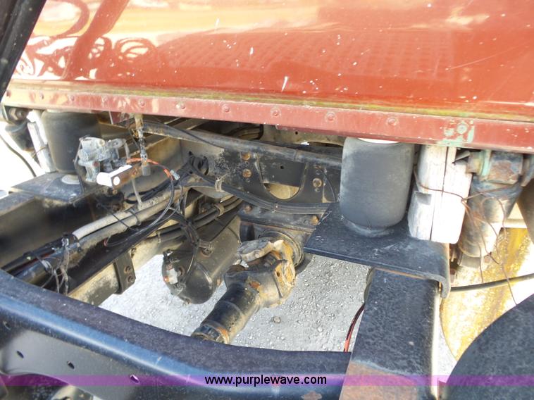 image for item L6322 1993 Volvo WIAM semi truck