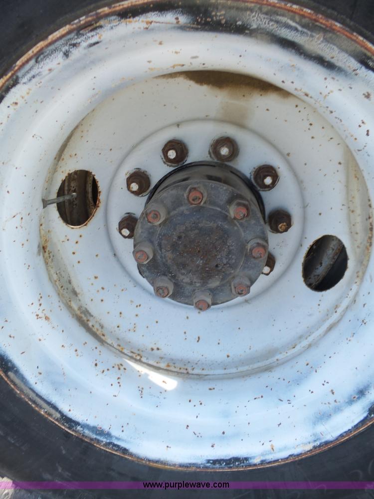 image for item L6322 1993 Volvo WIAM semi truck