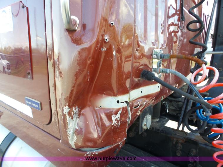 image for item L6322 1993 Volvo WIAM semi truck