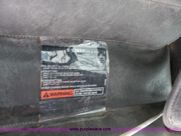 image for item L6322 1993 Volvo WIAM semi truck