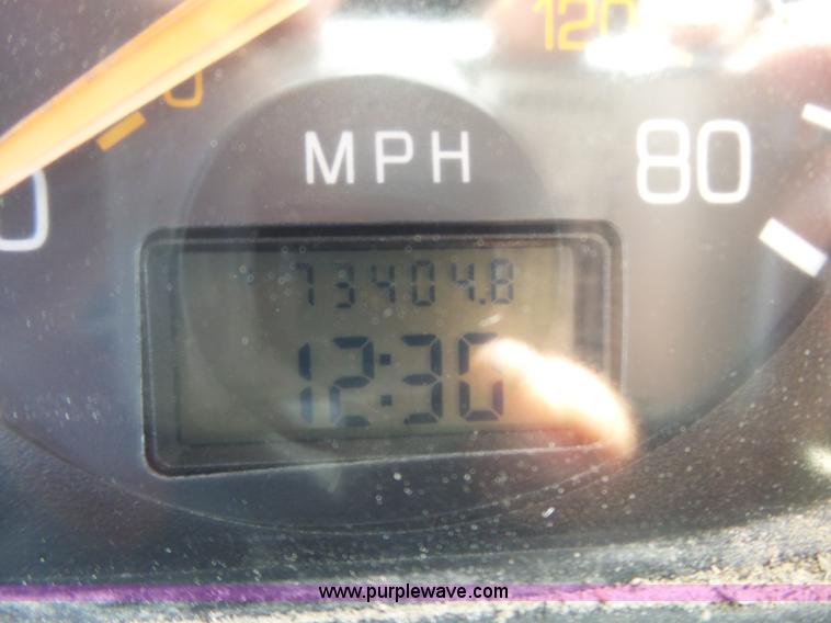 image for item L6322 1993 Volvo WIAM semi truck