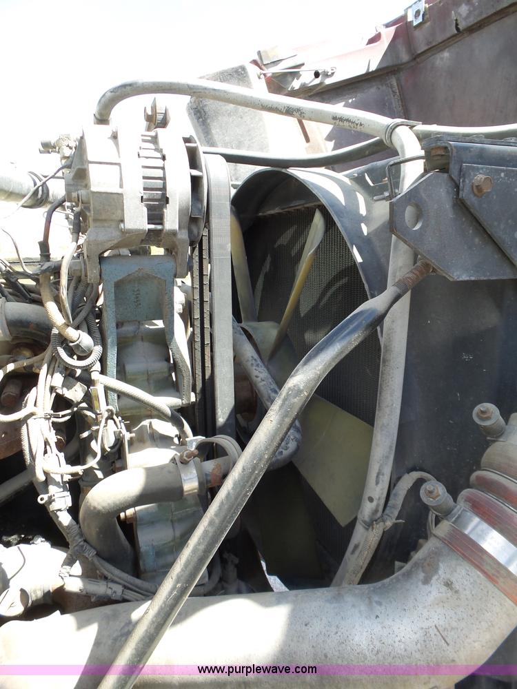 image for item L6322 1993 Volvo WIAM semi truck