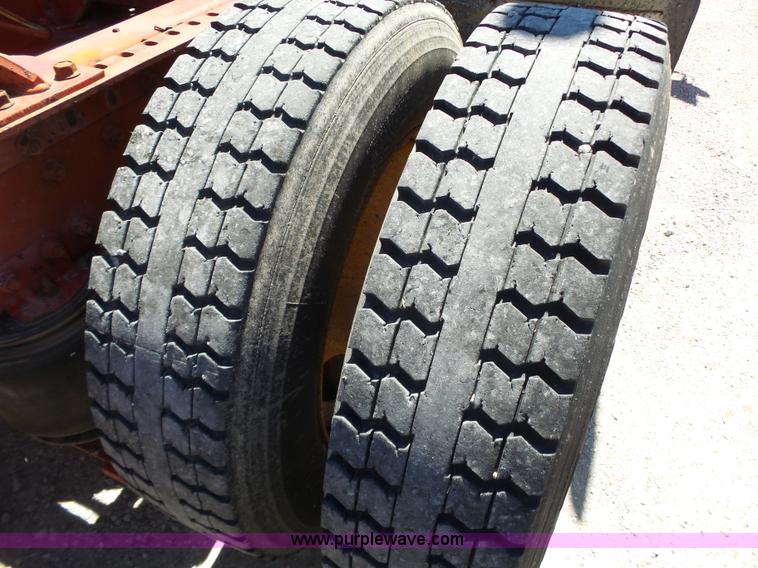 image for item L6323 1993 Volvo WIAM semi truck