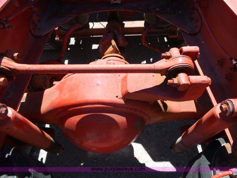 image for item L6323 1993 Volvo WIAM semi truck