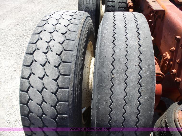 image for item L6323 1993 Volvo WIAM semi truck