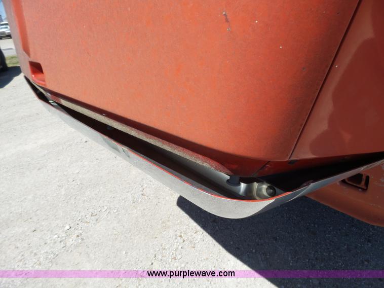 image for item L6323 1993 Volvo WIAM semi truck