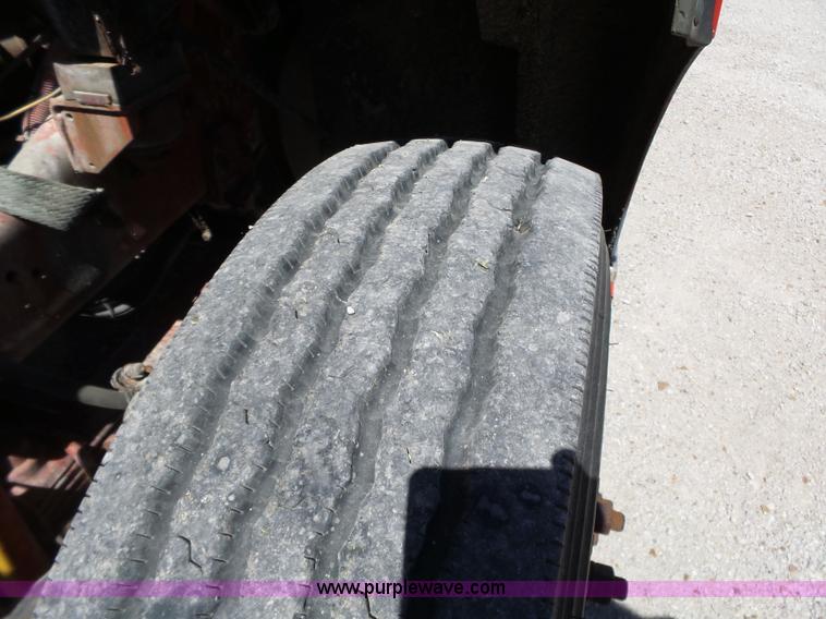 image for item L6323 1993 Volvo WIAM semi truck