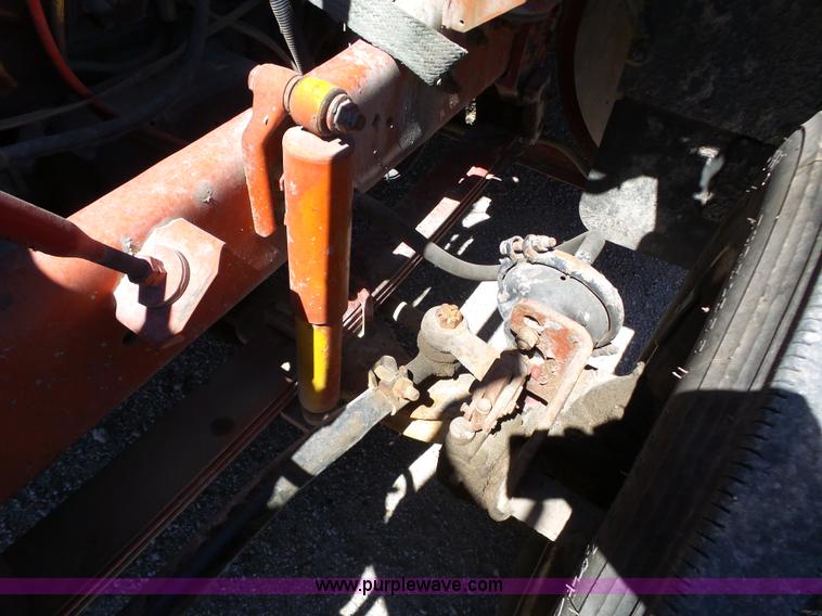 image for item L6323 1993 Volvo WIAM semi truck