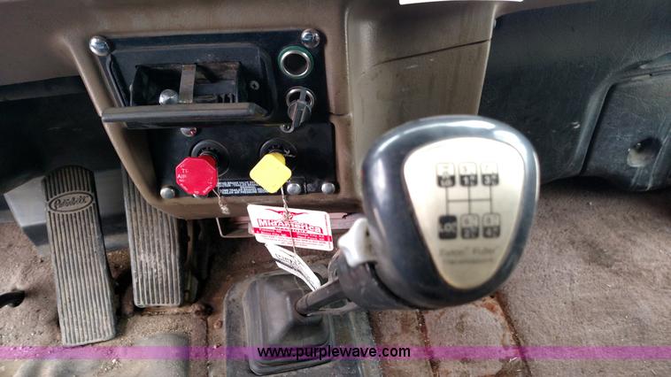 image for item L7497 2003 Peterbilt 379 semi truck