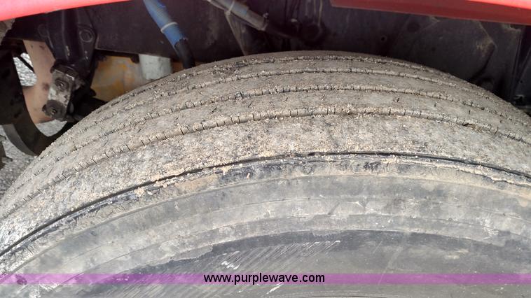 image for item L7497 2003 Peterbilt 379 semi truck