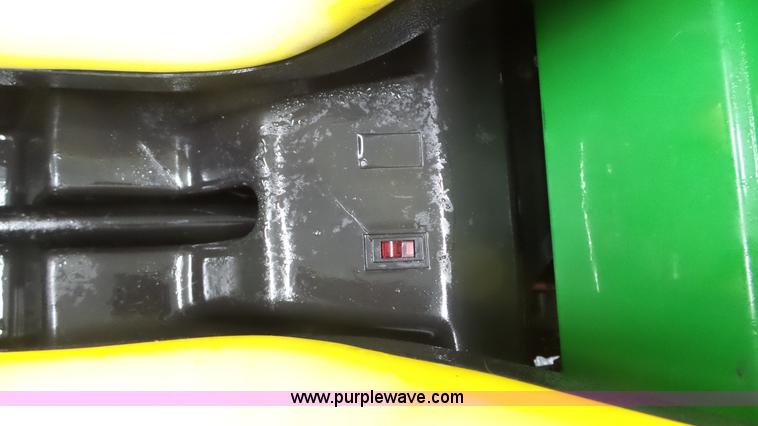 image for item K4646 John Deere Gator Turf utility vehicle