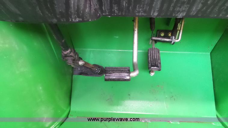 image for item K4646 John Deere Gator Turf utility vehicle