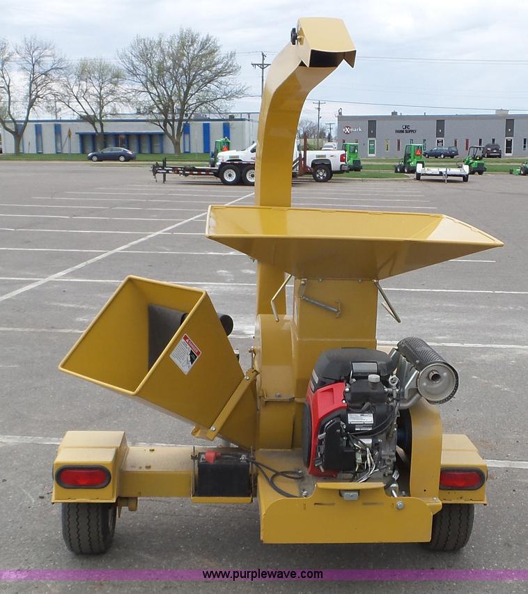 image for item K4672 Wallenstein BXMT4224 wood chipper