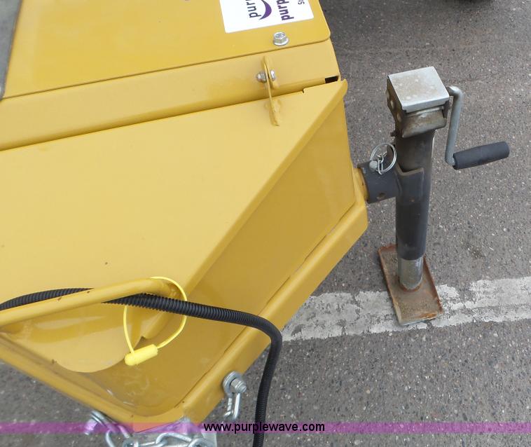 image for item K4672 Wallenstein BXMT4224 wood chipper