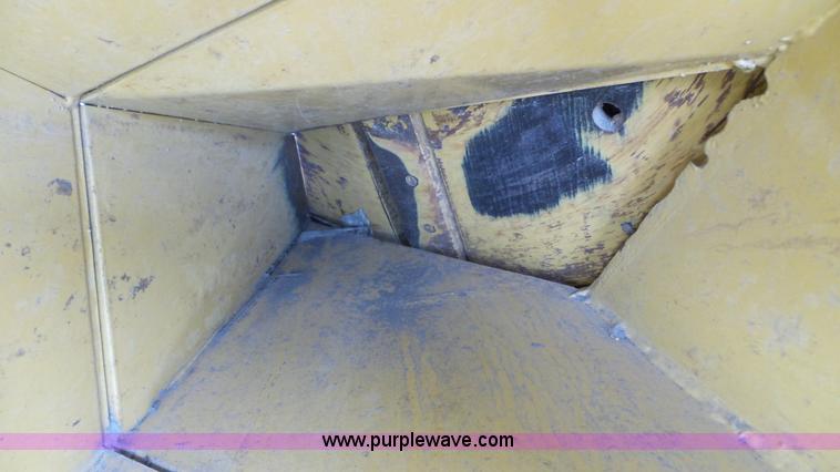 image for item K4672 Wallenstein BXMT4224 wood chipper