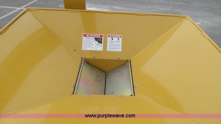 image for item K4672 Wallenstein BXMT4224 wood chipper