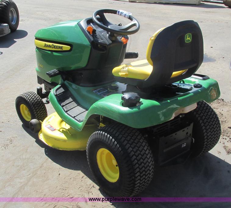 image for item K4684 2007 John Deere X300 lawn mower