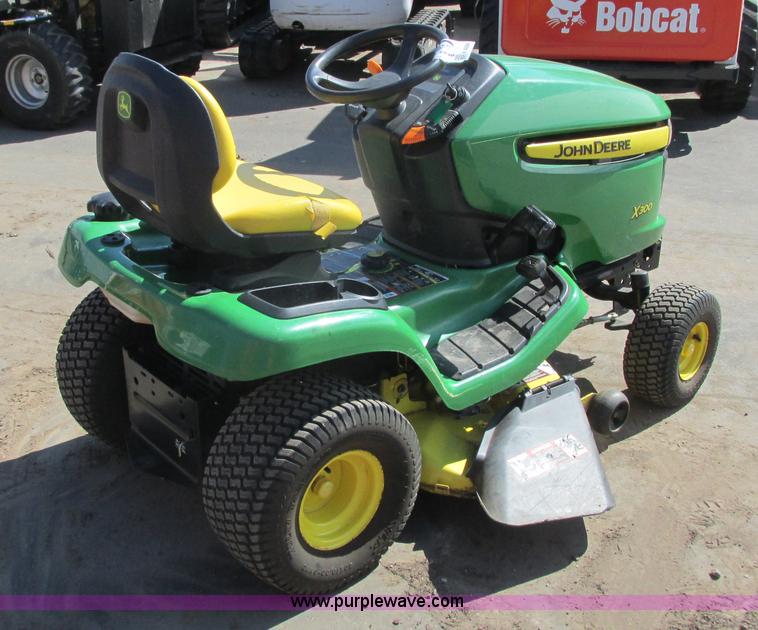 image for item K4684 2007 John Deere X300 lawn mower