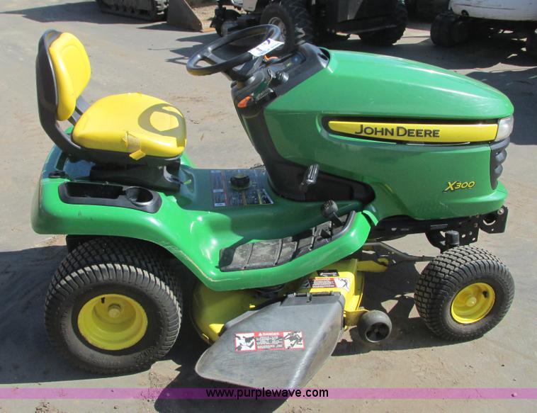 image for item K4684 2007 John Deere X300 lawn mower