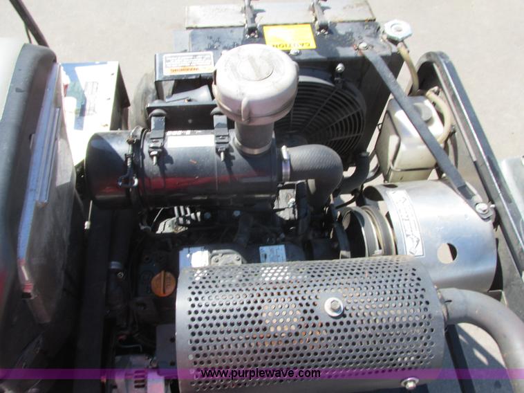 image for item K4685 2008 Dixie Chopper lawn mower