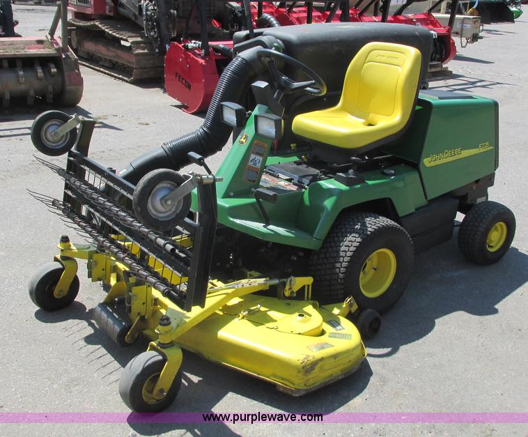 image for item K4687 John Deere F725 lawn mower