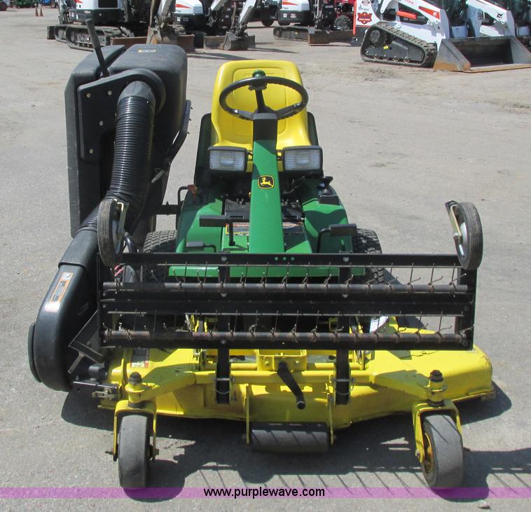 image for item K4687 John Deere F725 lawn mower