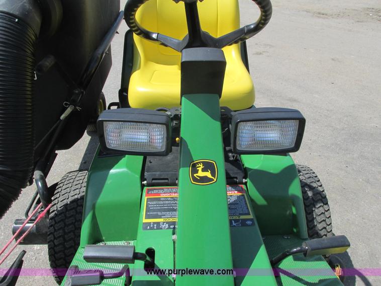 image for item K4687 John Deere F725 lawn mower