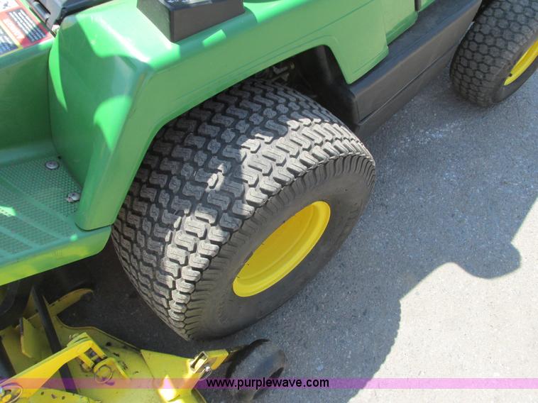 image for item K4687 John Deere F725 lawn mower