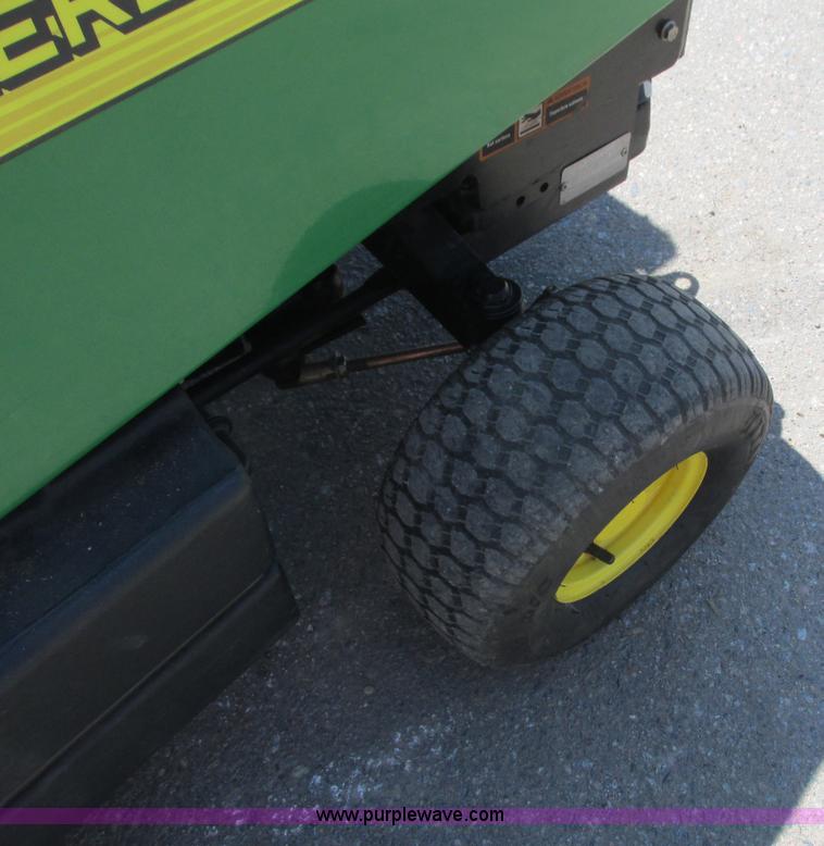 image for item K4687 John Deere F725 lawn mower