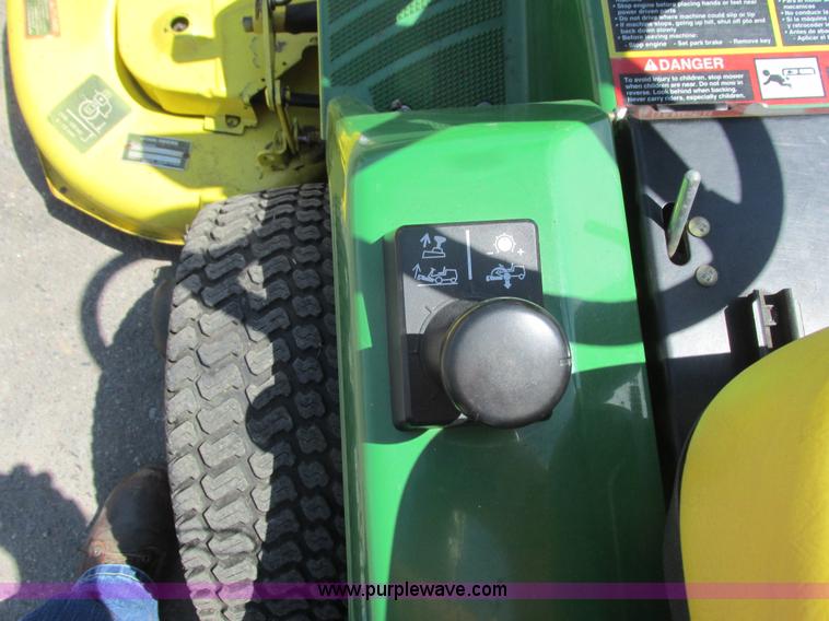 image for item K4687 John Deere F725 lawn mower