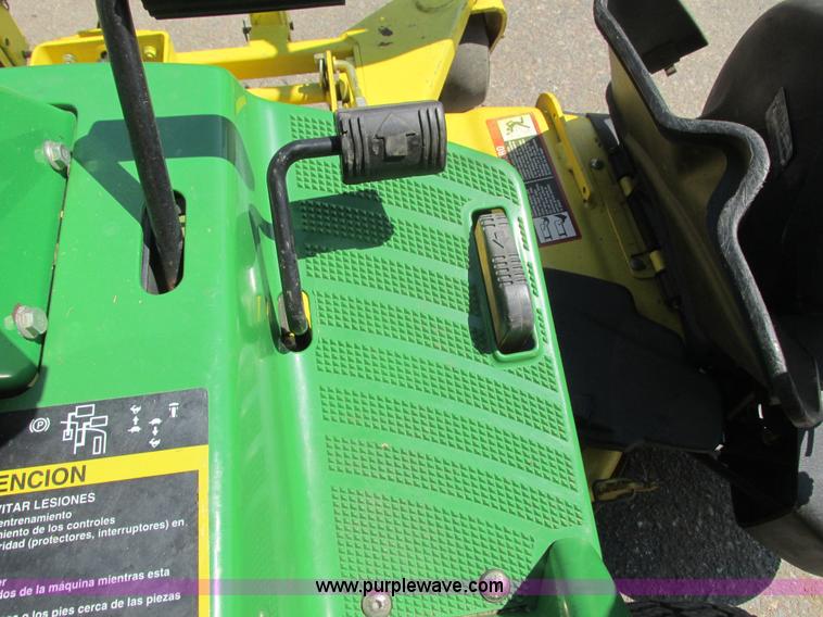 image for item K4687 John Deere F725 lawn mower