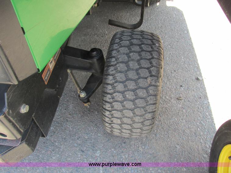 image for item K4687 John Deere F725 lawn mower