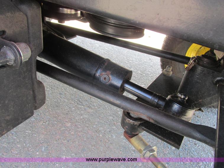 image for item K4687 John Deere F725 lawn mower